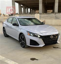 نيسان ألتيما